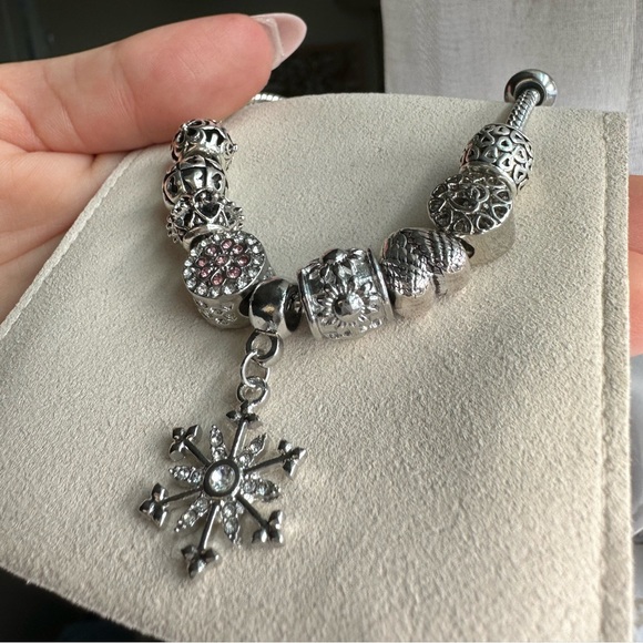 BRAND NEW Silver Holiday Charm Bracelet with 9 slide on artisan beads - Picture 5 of 13